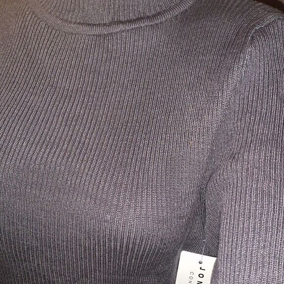 Grey Turtleneck Sweater - Picture 5 of 9